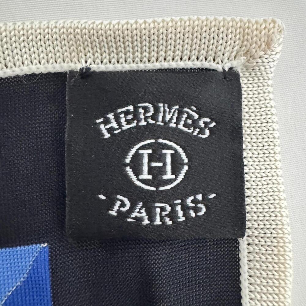 HERMES Black Scarf - Picture 4 of 5